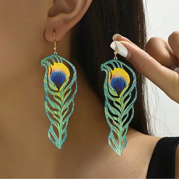 Polychrome Peacock Feather Fish Hook Earrings, Almost 4” Long - Picture 1 of 7